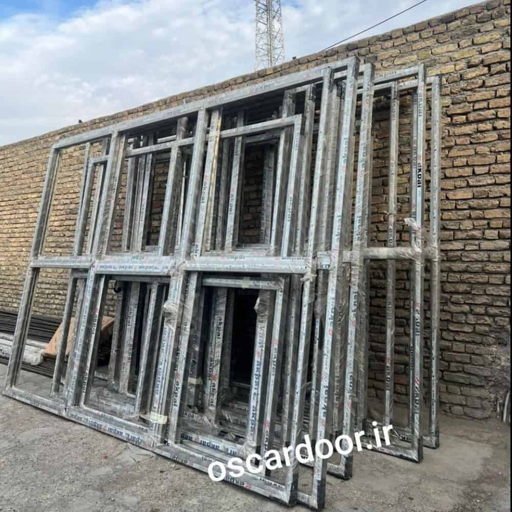 پنجره های ترمال بریک شامپاینی برند Akba