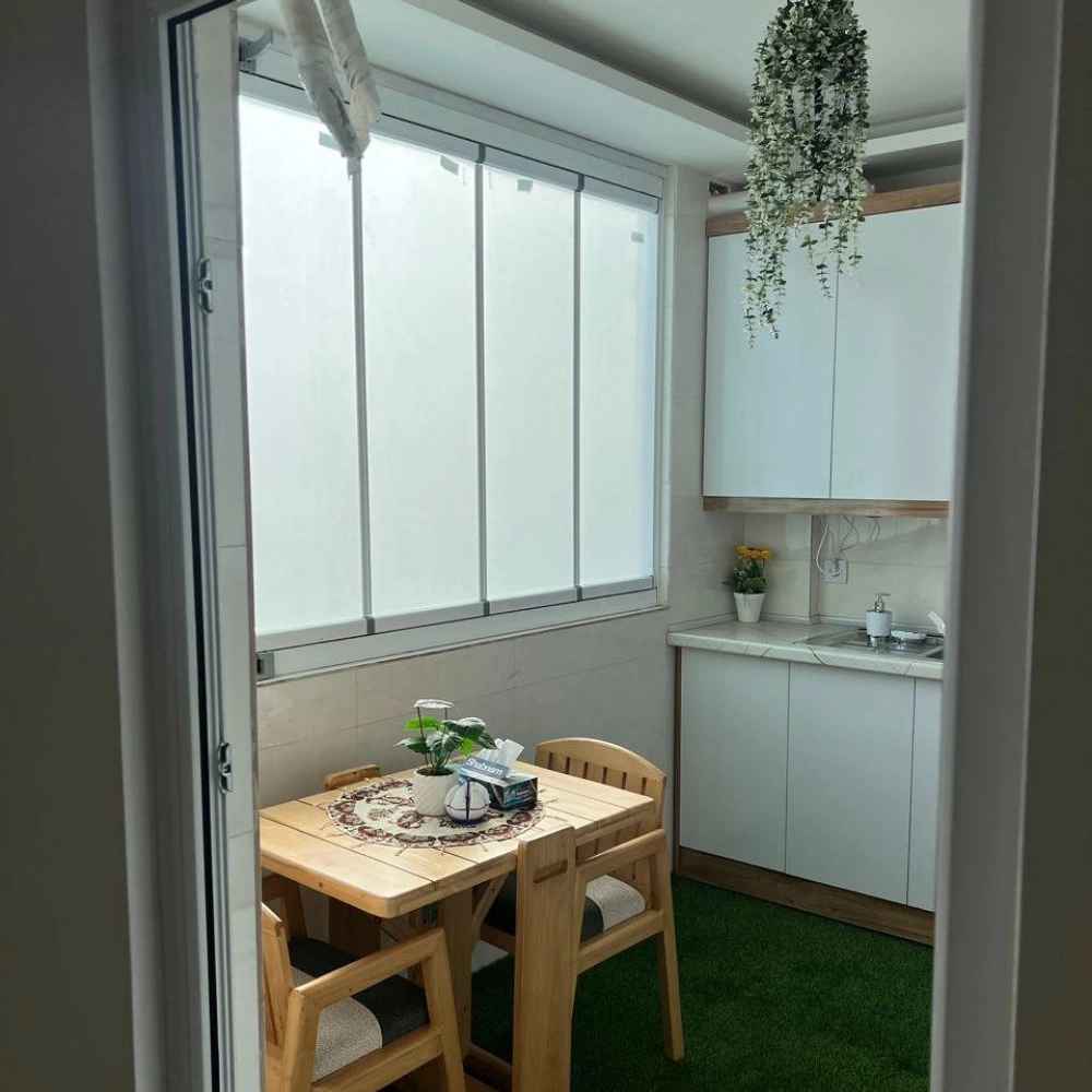 يمكن طي زجاج الشرفة